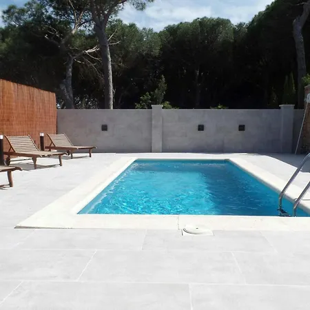 펜션 Bel Coll 8p Airco Pool And Views *